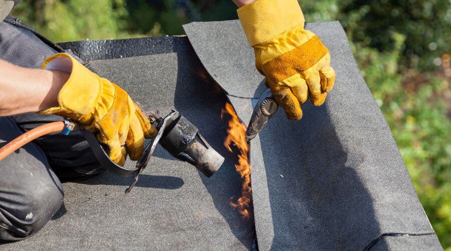 Professional residential roofers in Mass City, MI